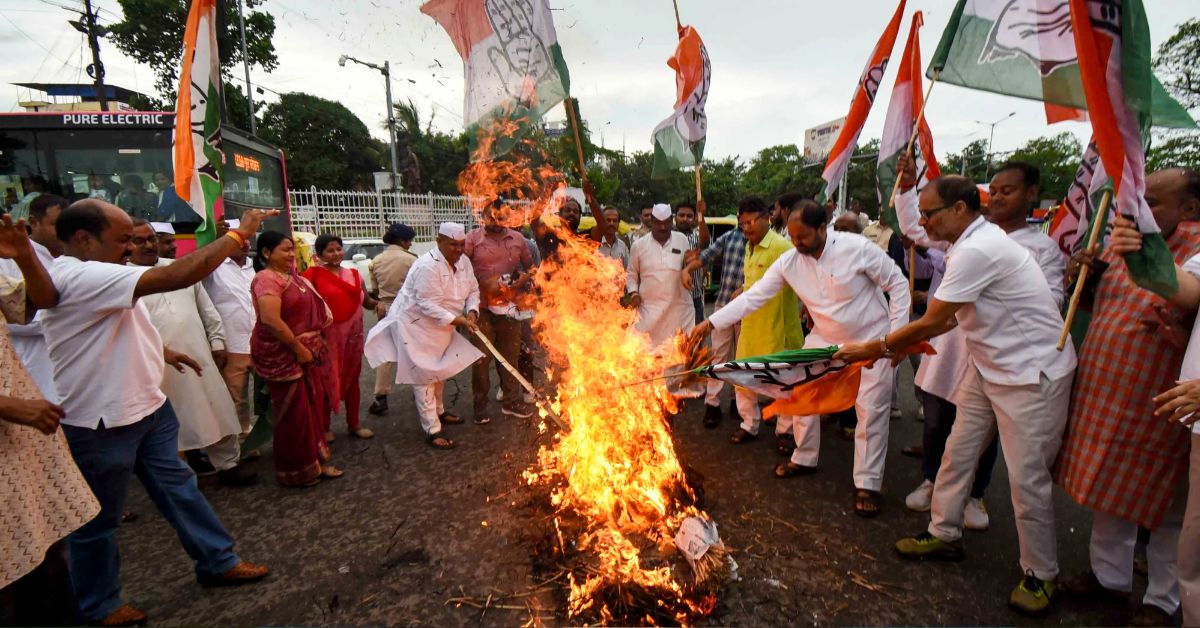 Congress burn an effigy of CEC Gyanesh Kumar