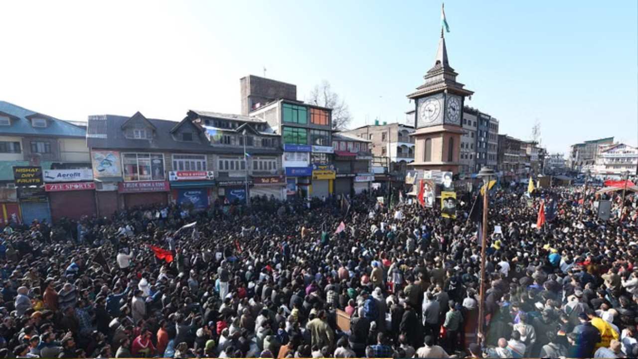 Shia community protests in Lal Chowk, Jammu and Kashmir