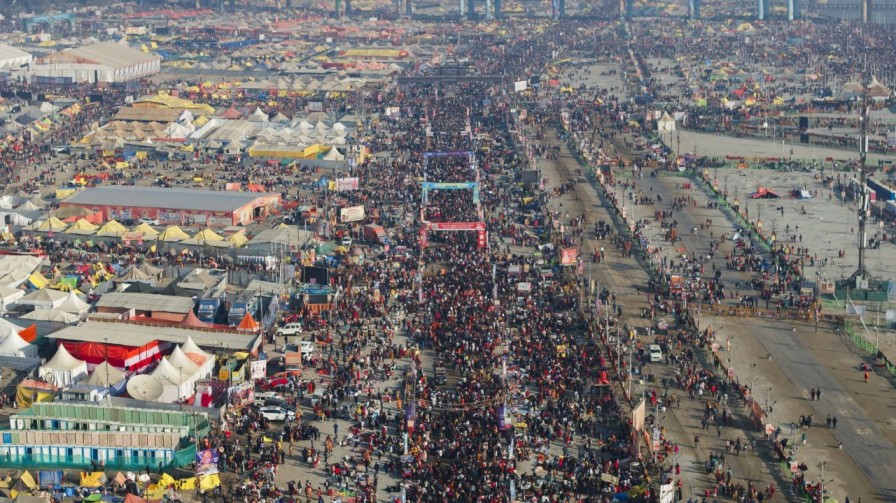 heavy crowd at mahakumbh