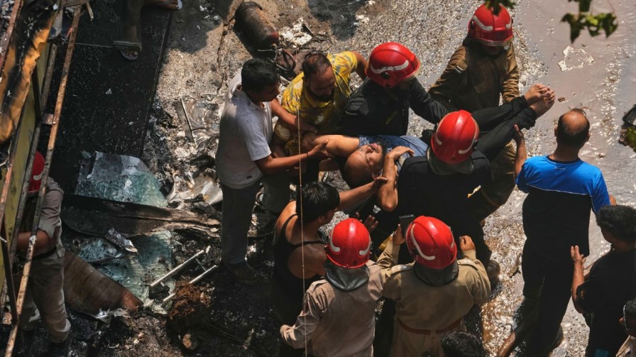 delhi fire accident rescue