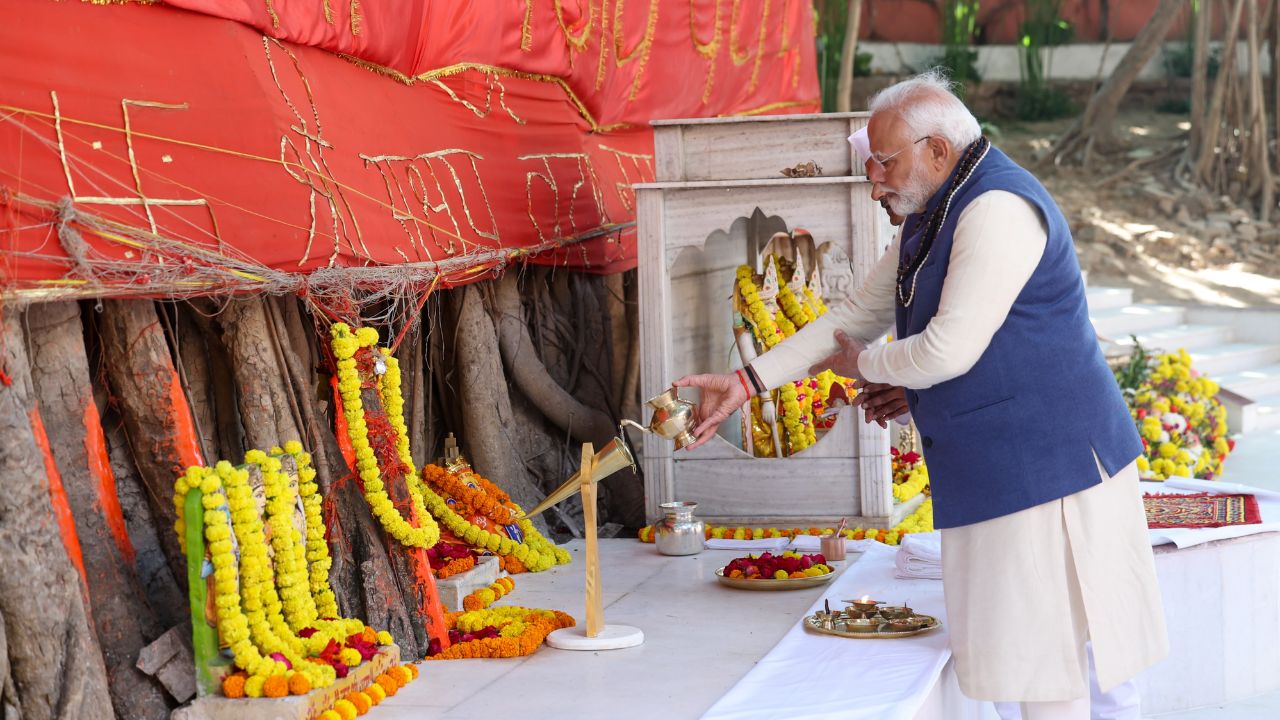 Image of Lete Hanuman Mandir in Prayagraj