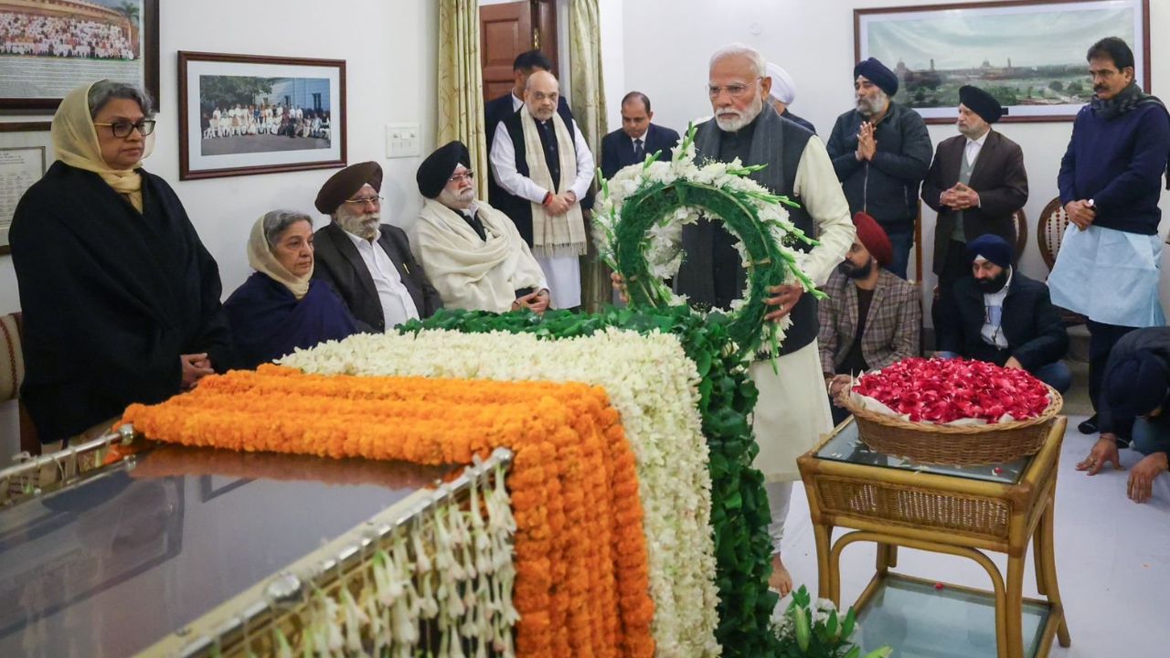 PM Modi tribute on former pm manmohan singh : X : @narendramodi