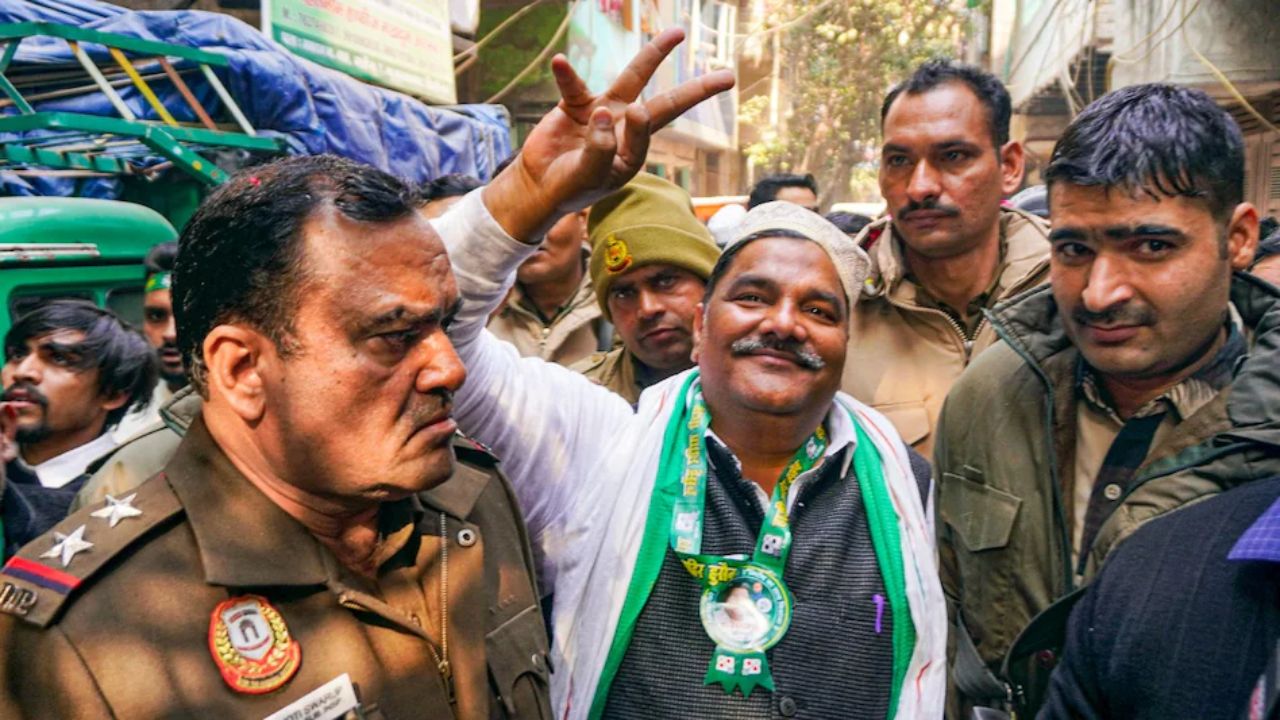 Mustafabad assembly seat