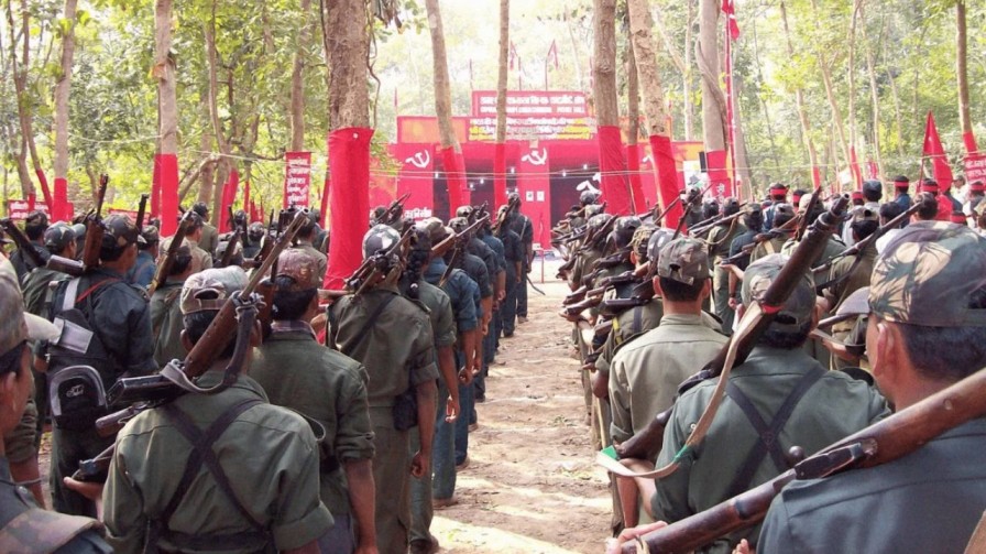 naxals surrendering before security forces