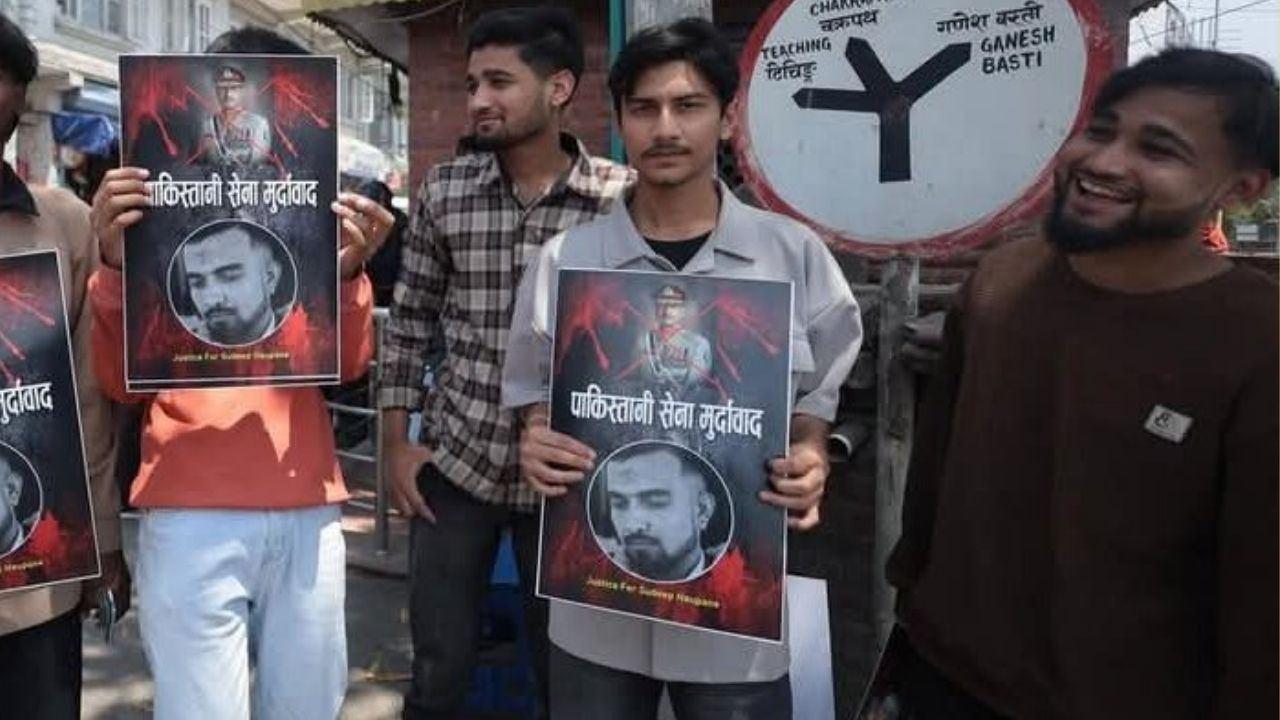 nepali student protesting in front of nepali embassy । Photo Credit: X/ @Nepali_Comrade