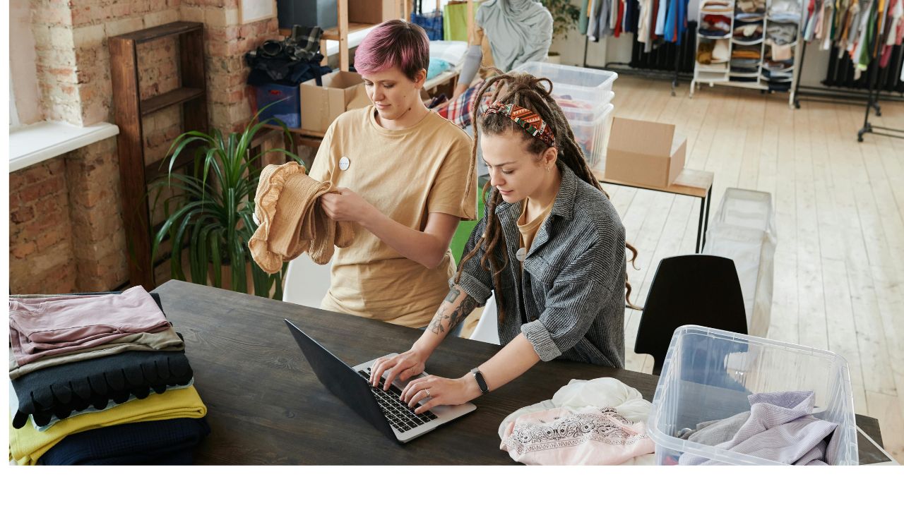 Website to sell old clothes online in India