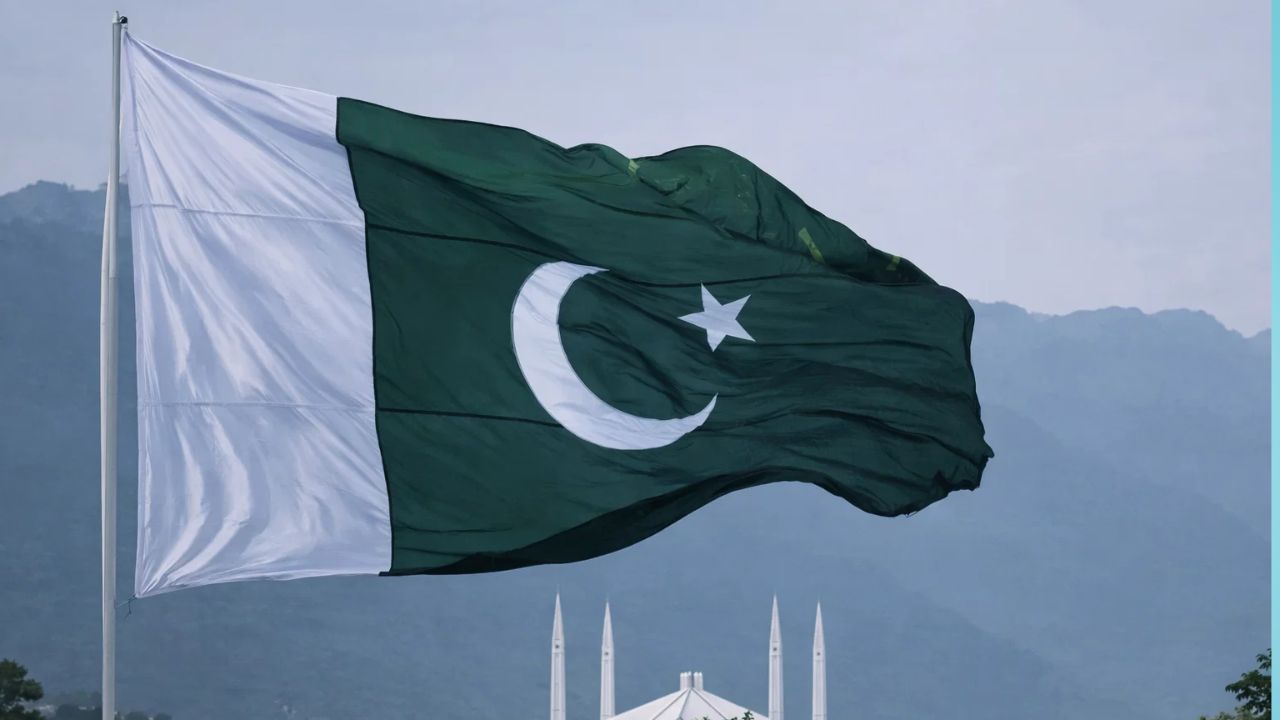 pakistan flag