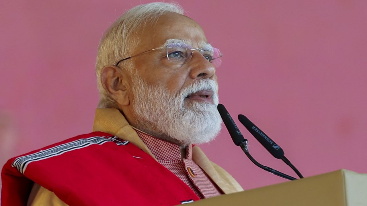 नरेंद्र मोदी । Photo Credit: PTI