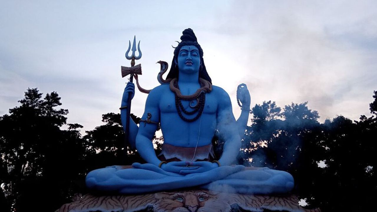 Image of Bhagwan shiv Statue