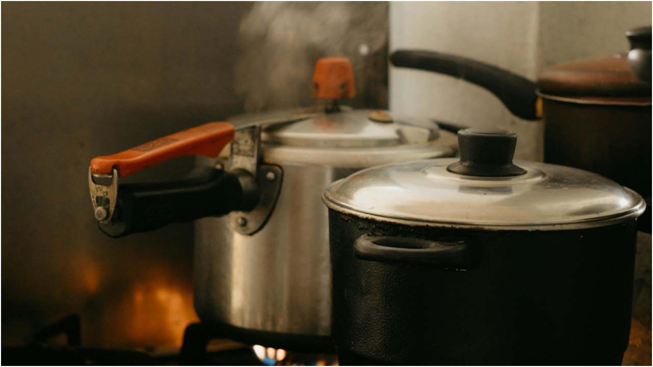 father attacks daughter with pressure cooker died 