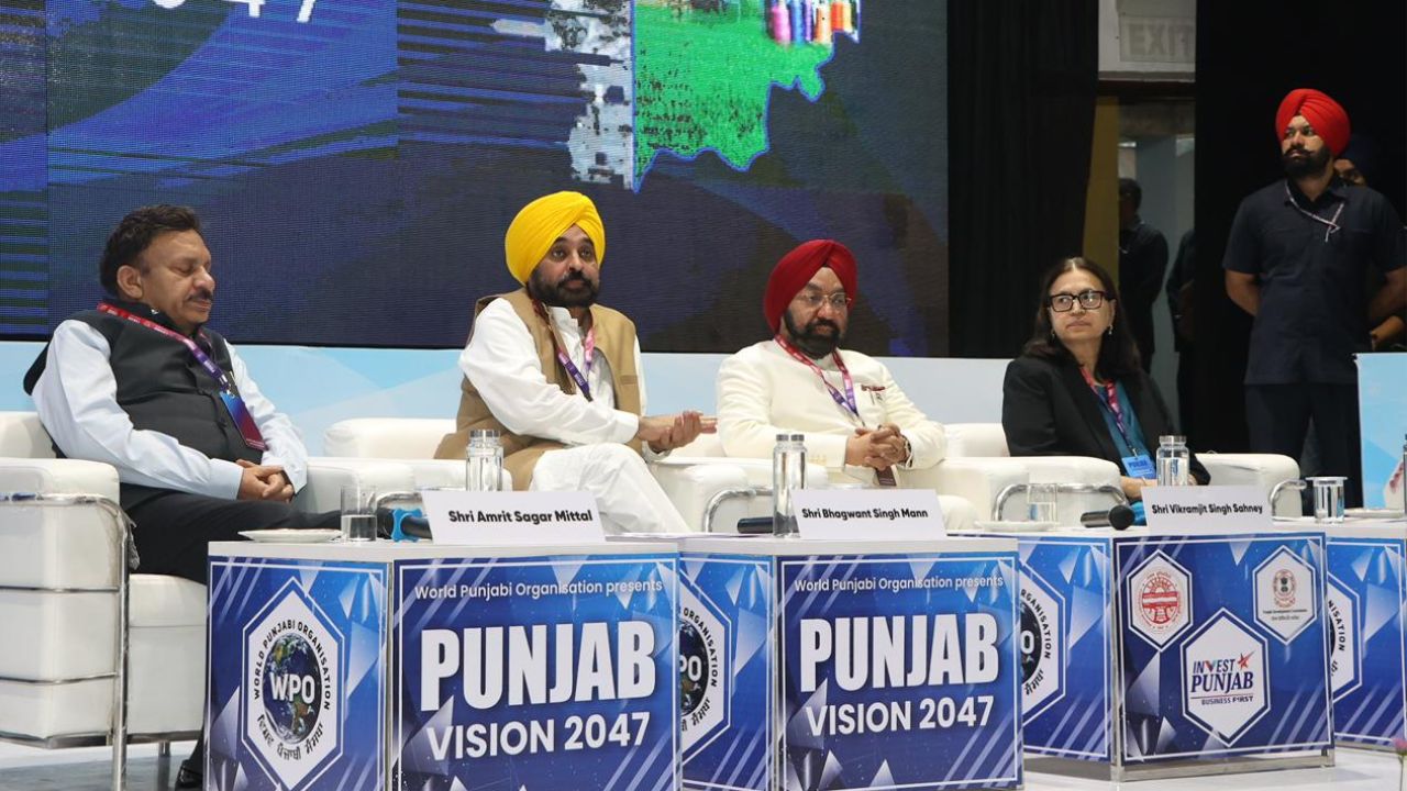 पंजाब विजन 2024 कार्यक्रम में भगवंत मान।