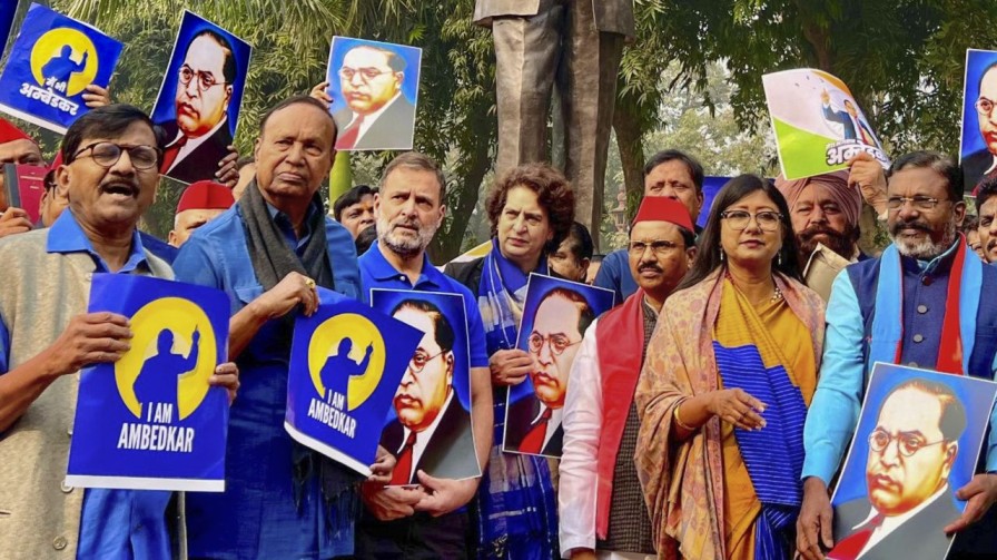 rahul gandhi protesting in parliament