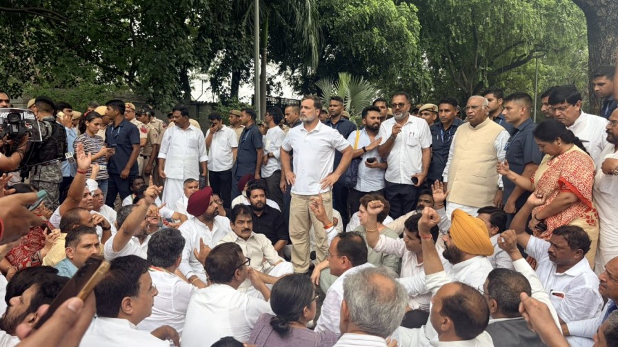 rahul gandhi and congress leaders