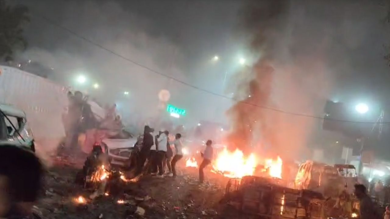 red fort metro station blast