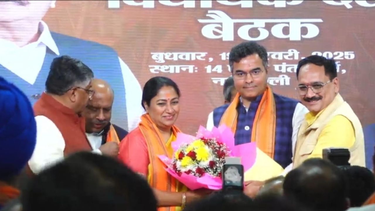rekha gupta and pravesh verma । Photo Credit: X/ @BJP4Delhi