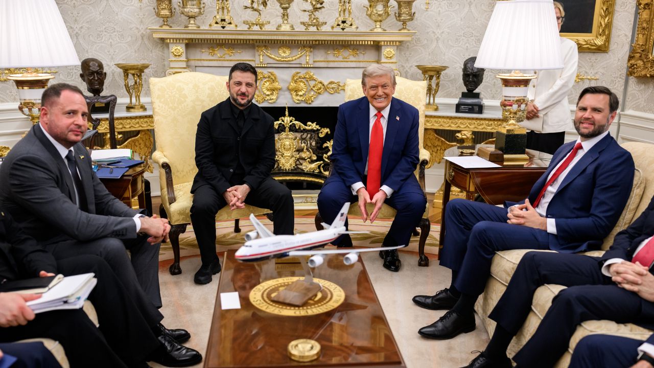 Volodymyr Zelensky and Donald Trump 