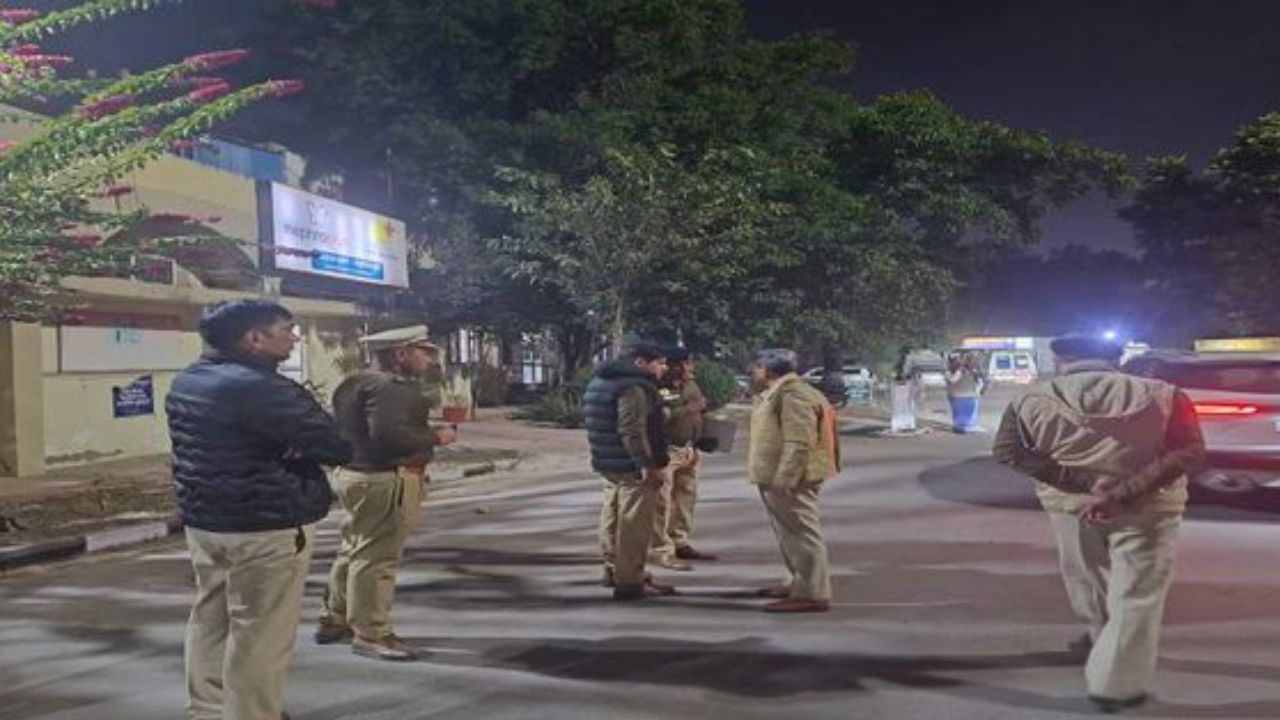 Police on the site : Social Media : X