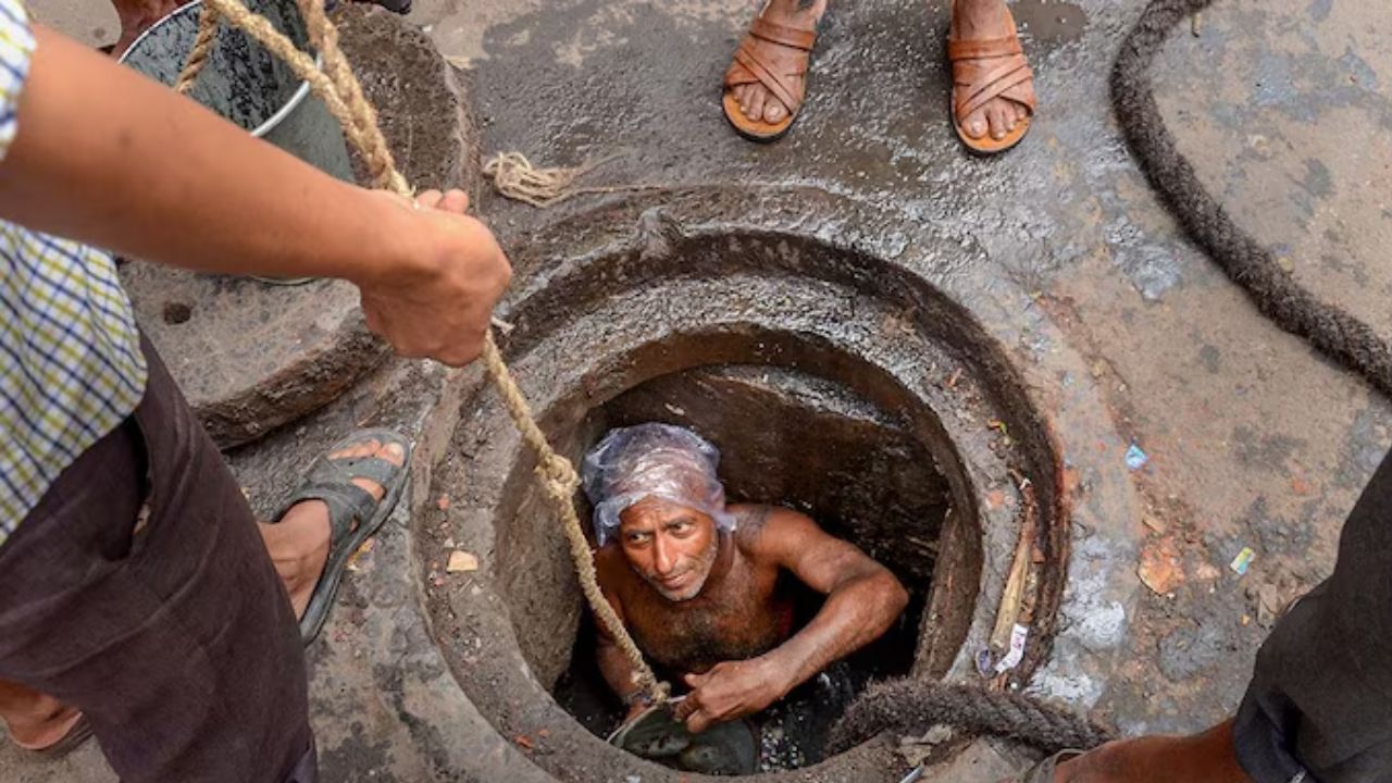 प्रतीकात्मक तस्वीर । Photo Credit: PTI