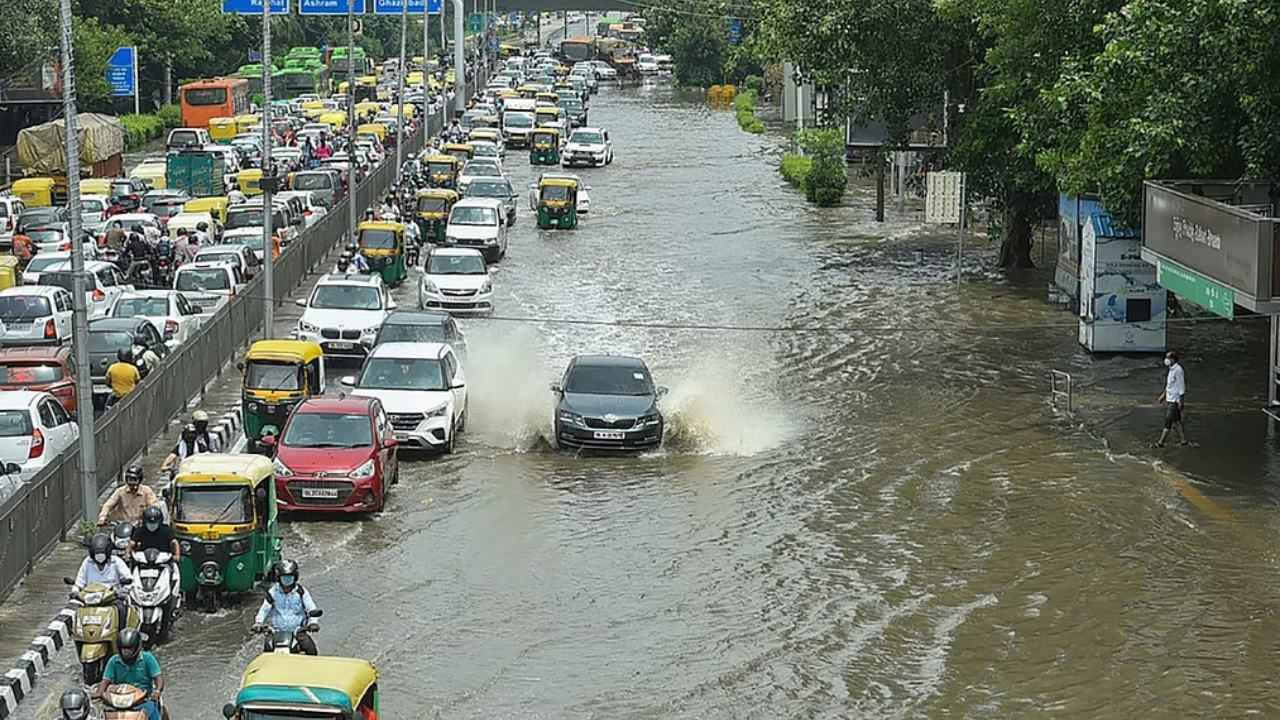 northeast Delhi sewage water Delhi issue 