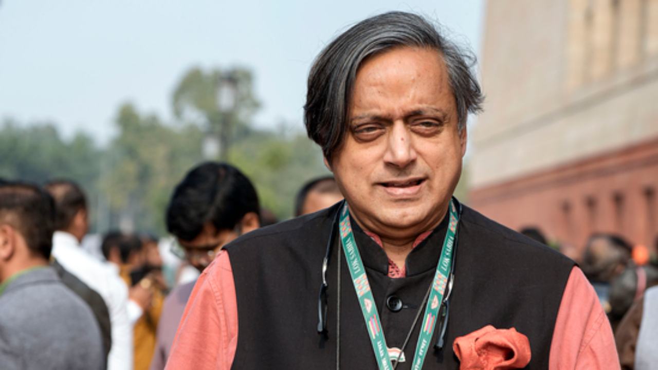 Shashi Tharoor congress tension