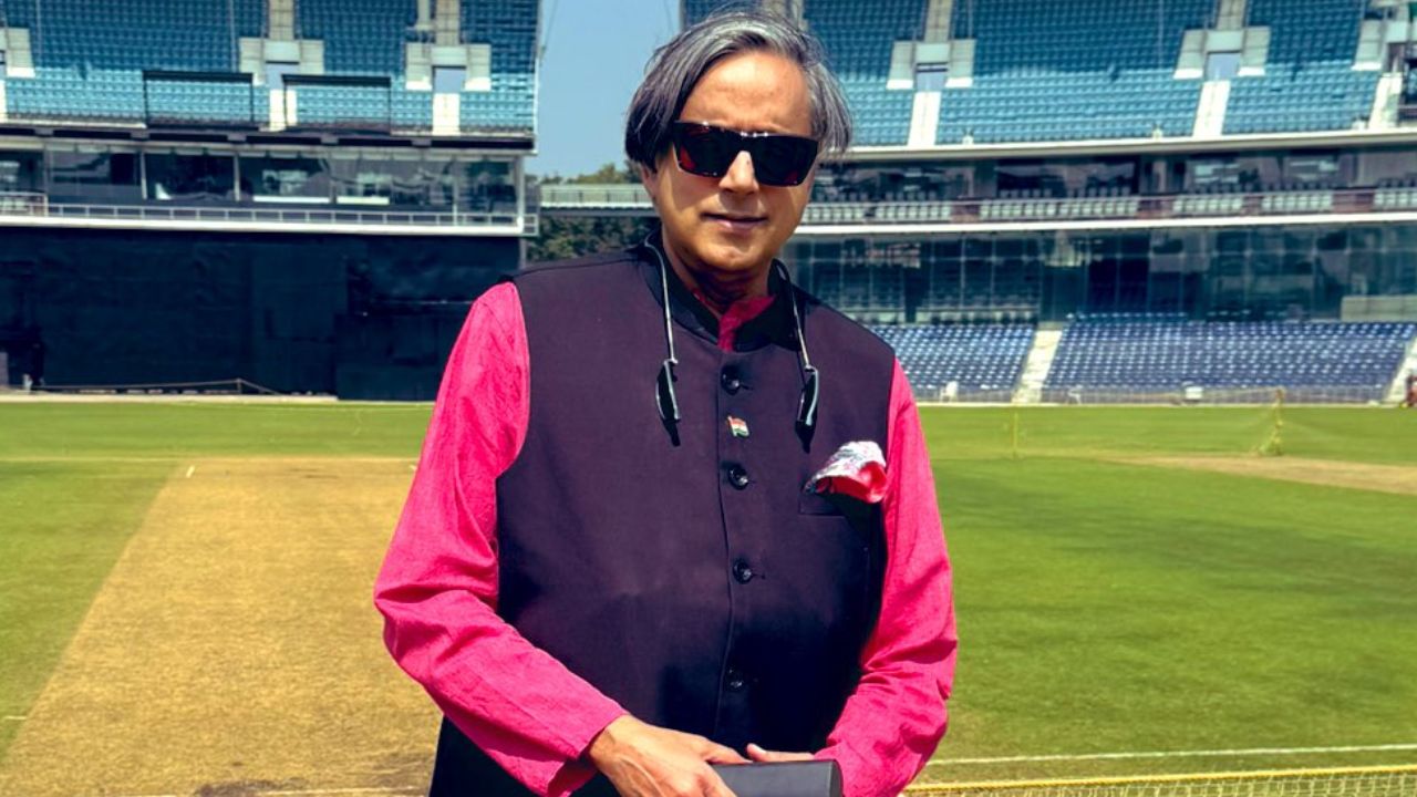 Shashi Tharoor on modi