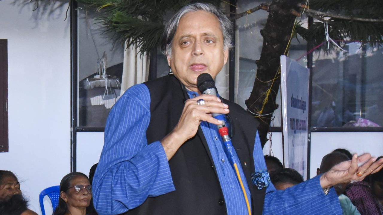 shashi tharoor