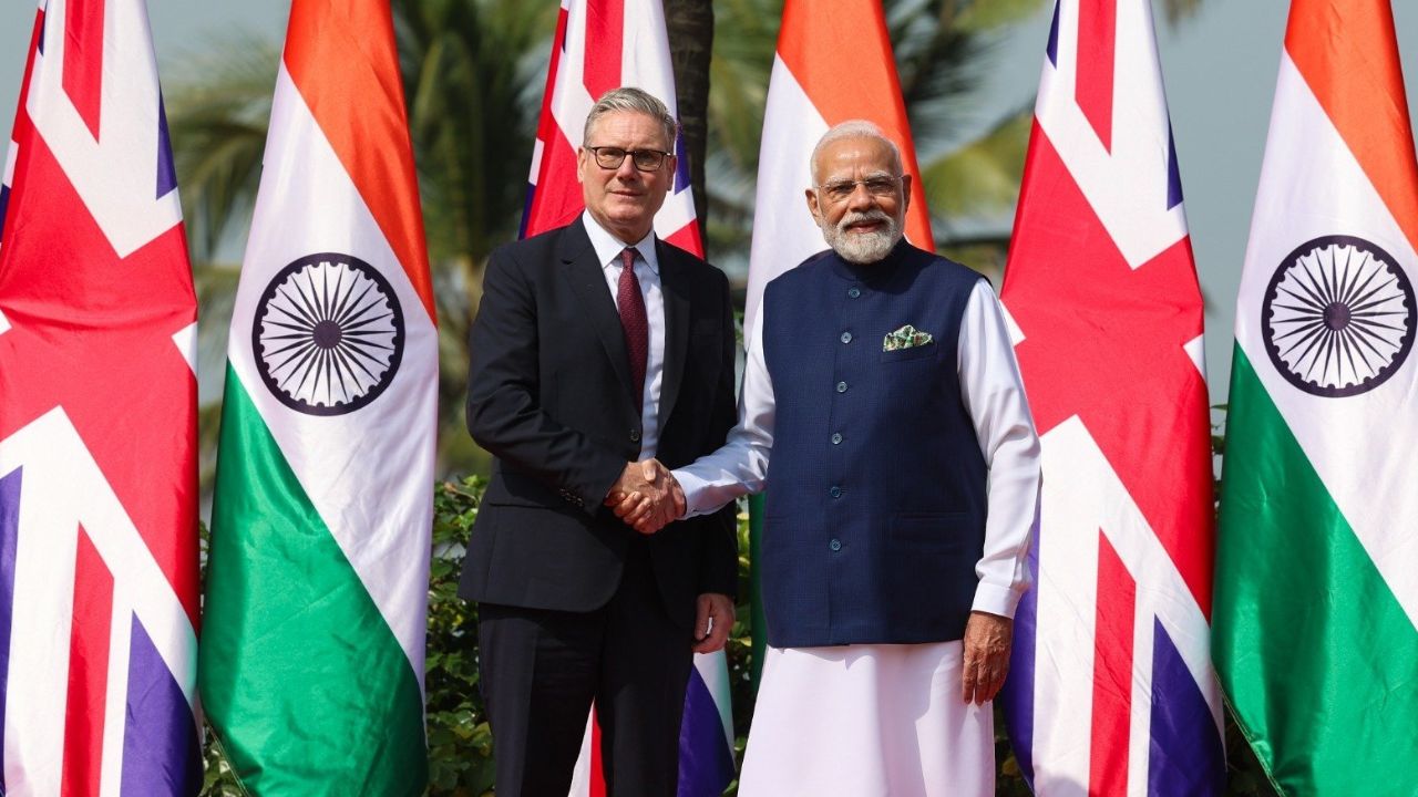 keir starmer and narendra modi । Photo Credit: X/@narendramodi