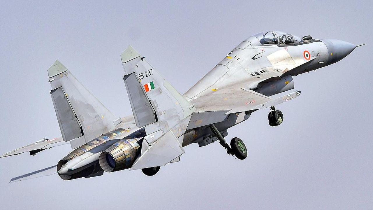 Sukhoi 30 fighter plane