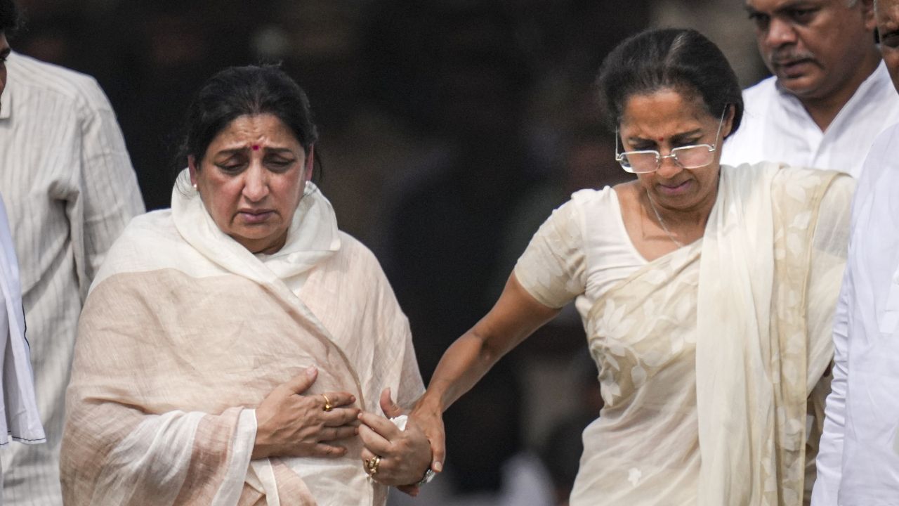 Supriya Sule, Sunetra Pawar