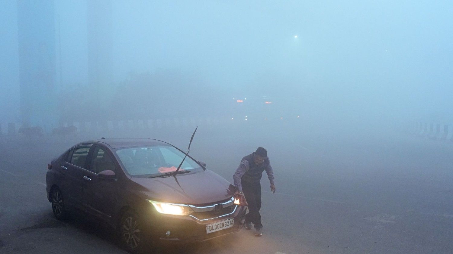 Very Dense fog in Delhi