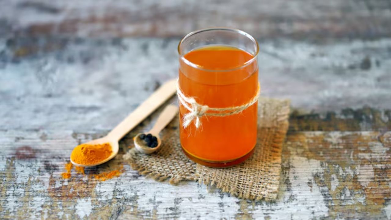 turmeric and Garlic water