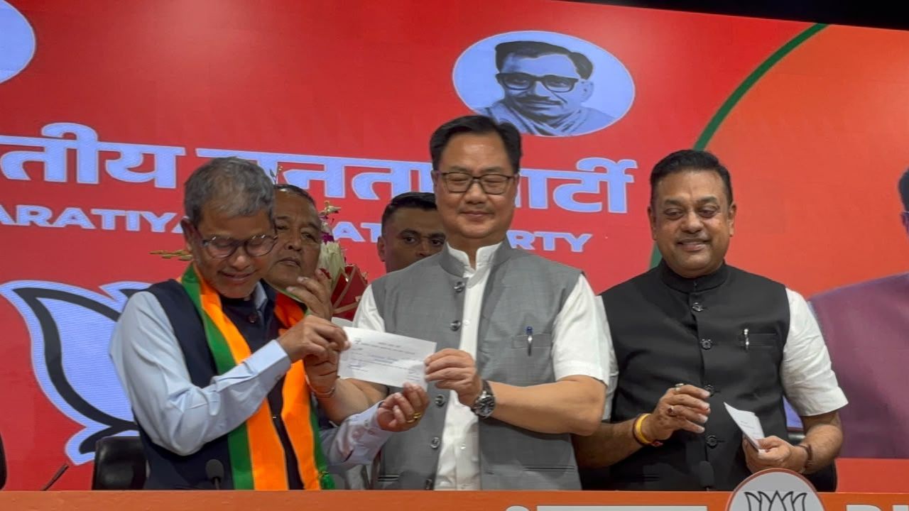 kiren rijiju with bjp leaders
