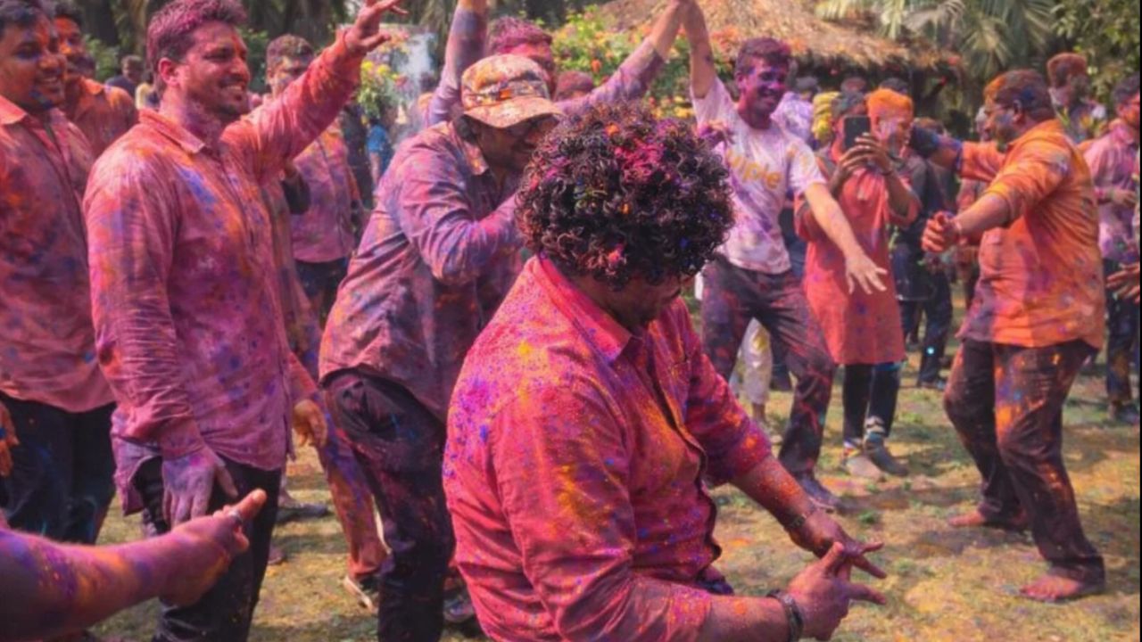 police celebrate holi