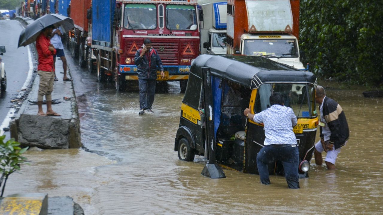 Mumbai Rain Picture