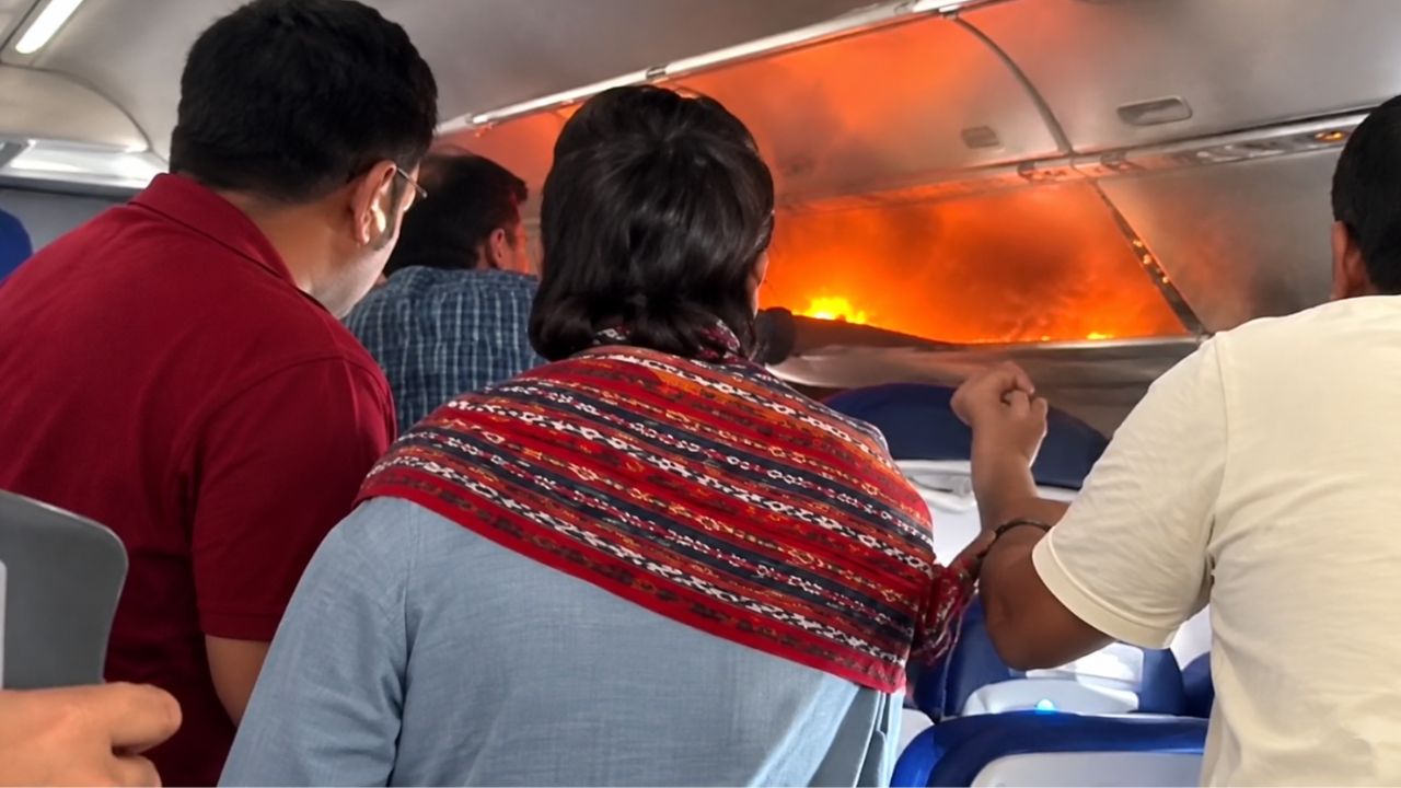 इंडिगो फ्लाइट, IndiGo Flight,