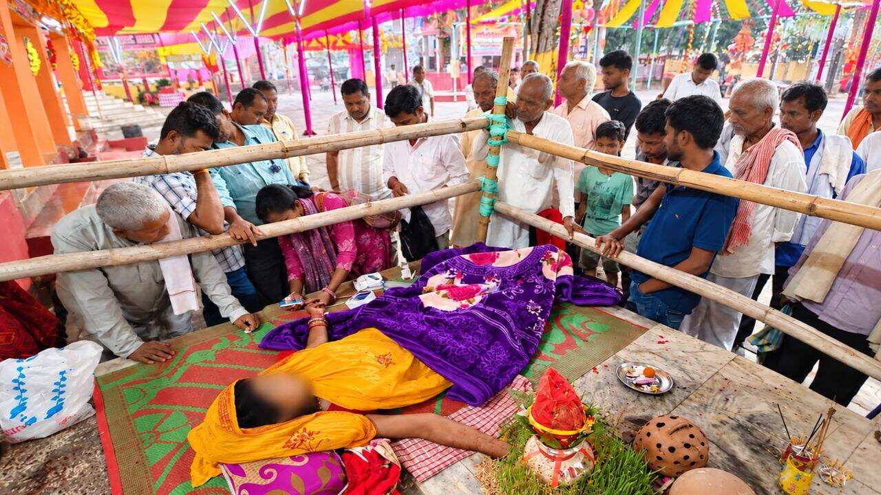 सुपौल में उपवास करती सचिता देवी