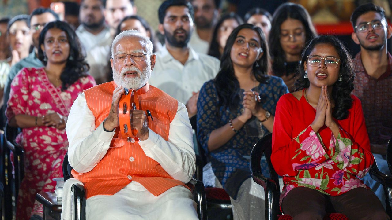  Bhajan Clubbing, Bhajan Clubbing India, PM Modi