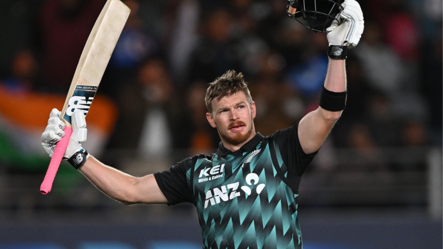 Glenn Phillips Century IND vs NZ 4th T20