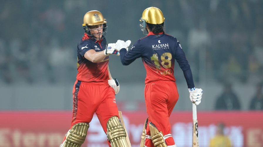 Grace Harris Smriti Mandhana RCB WPL