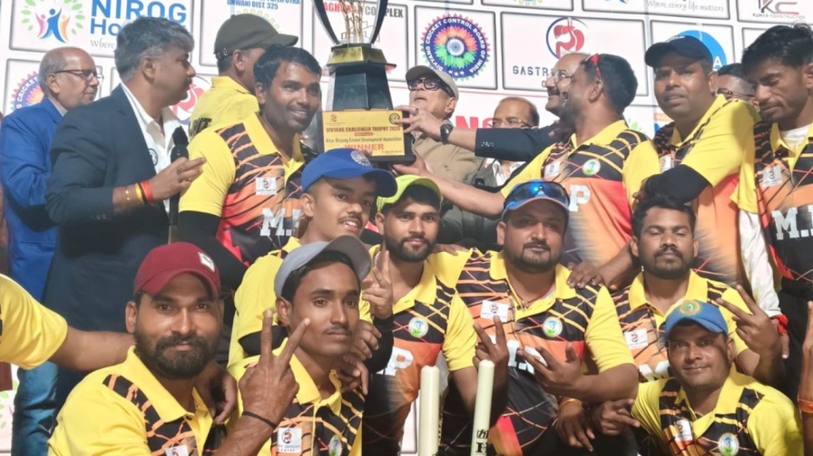 खिताब जीतने के बाद जश्न मनाती मध्य प्रदेश की टीम, Photo Credit: Social Media