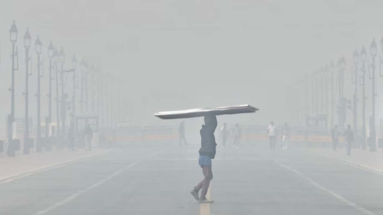 Delhi records season's coldest morning