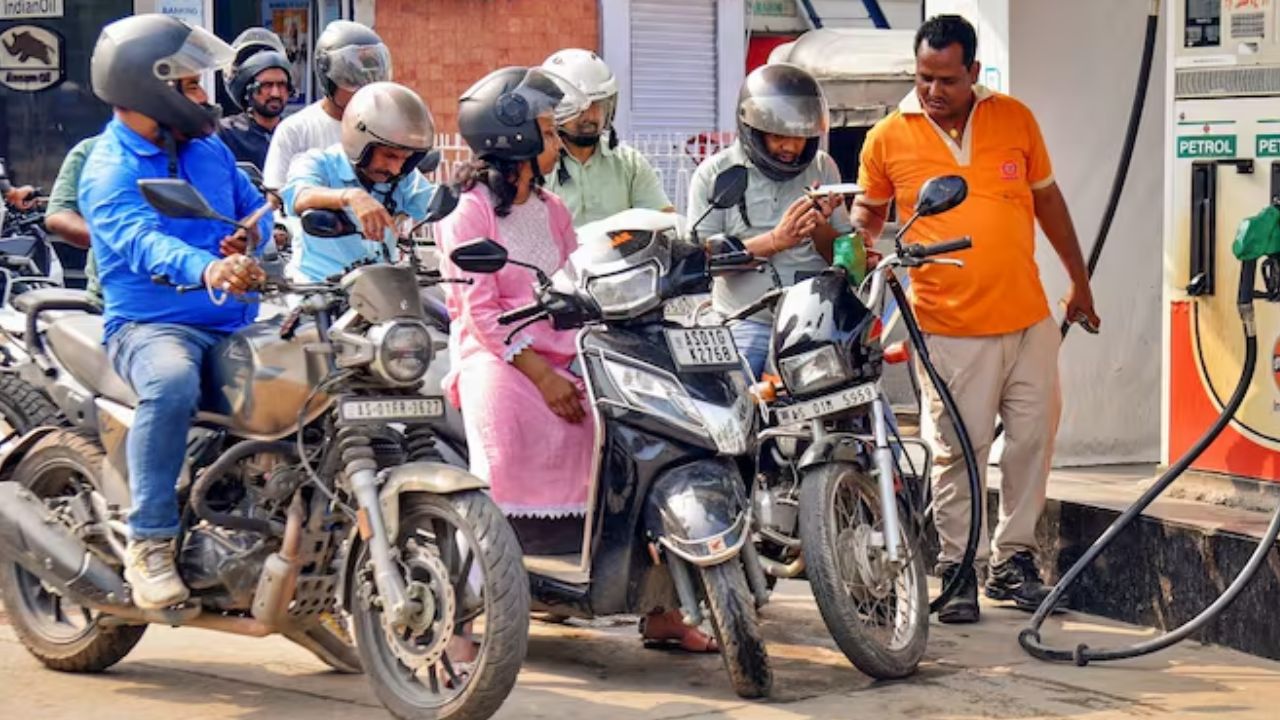 Petrol Pump, Photo Credit: PTI