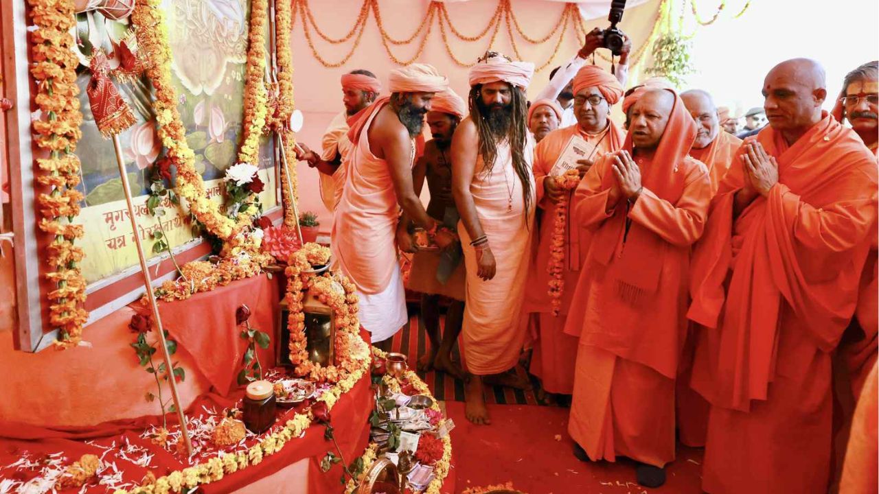 Yogi Adityanath in Kumbh