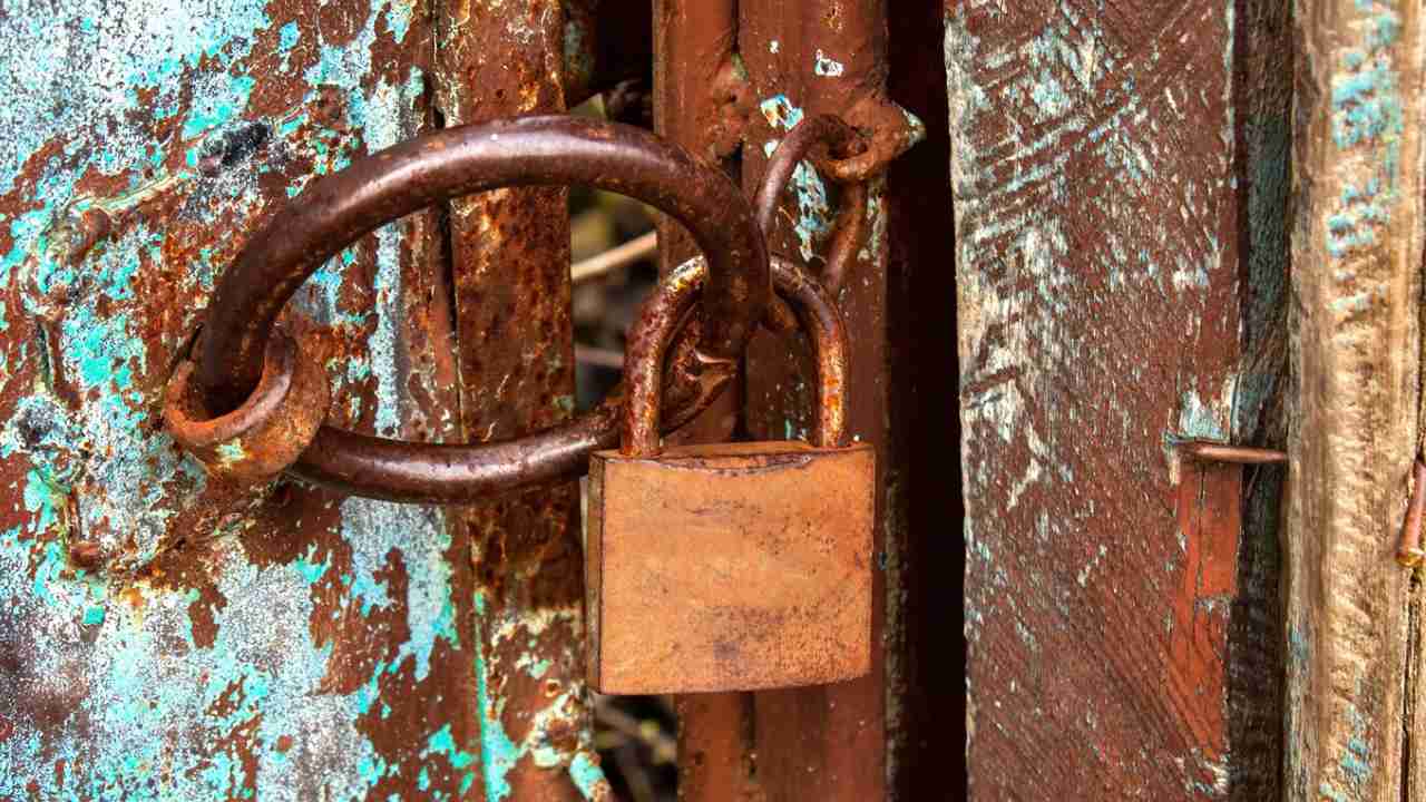 put lock on bio-gas plant