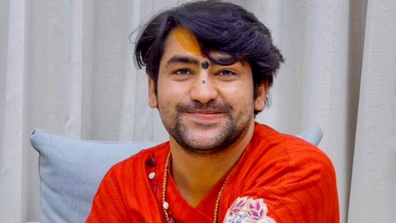 धीरेंद्र शास्त्री । Photo Credit: PTI