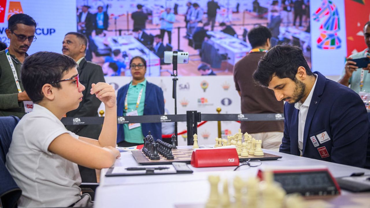 प्रोडिजी आईएम फॉस्टिनो ओरो और विदित । Picture Credit - Michal Walusza|FIDE