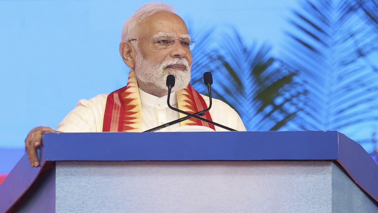 नरेंद्र मोदी । Photo Credit: PTI