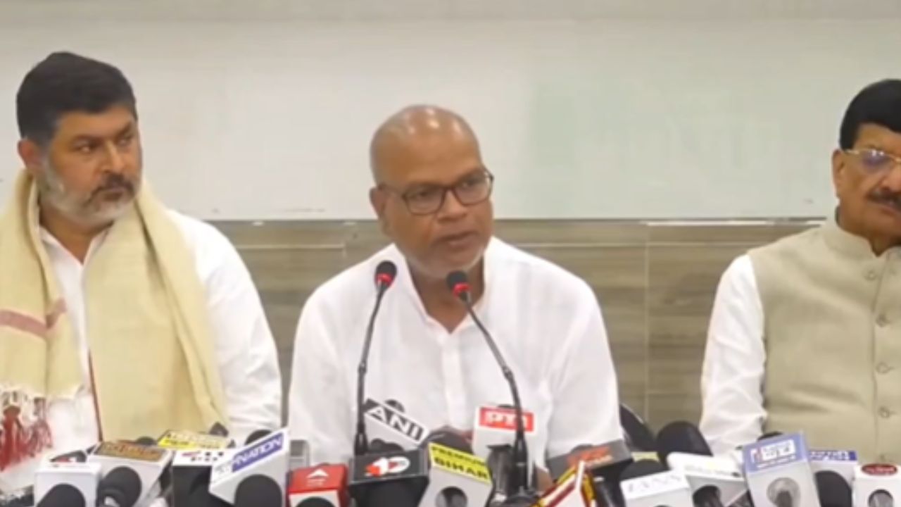 Rahul Gandhi and Mallikarjun Kharge