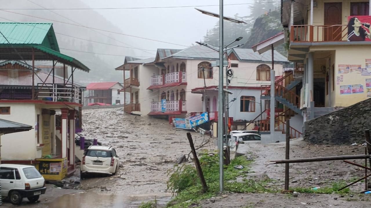uttarkashi cloud burst । Photo Credit: X/@uttarakhandcops